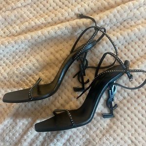 AUTHENTIC YSL heels size 40 box and dust bags included will fit a size 8.5 or 9